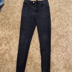 FOREVER 21 BLACK SKINNY JEANS